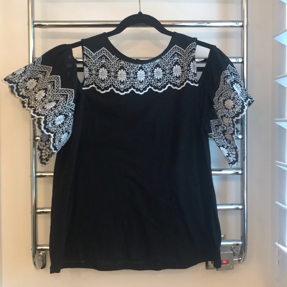 Loft black and white top size M